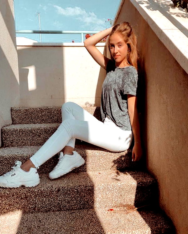 shani.zeltzer instagram image archive image