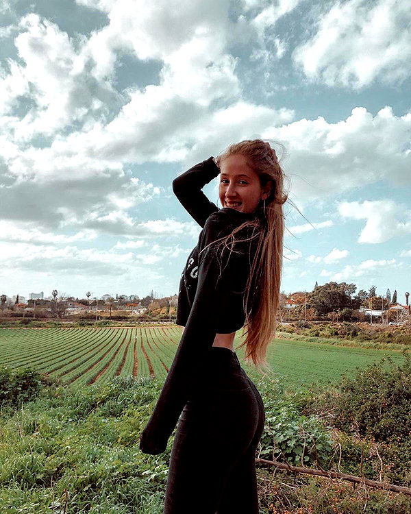 shani.zeltzer instagram image archive image