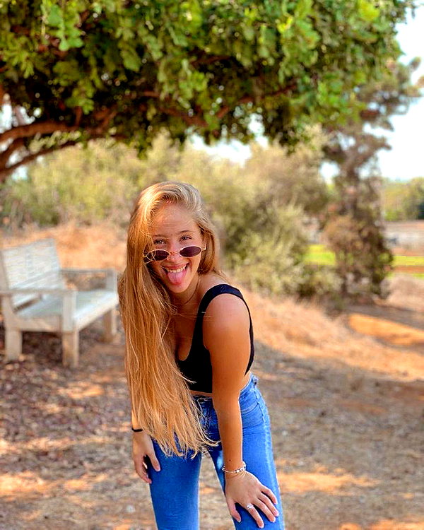 shani.zeltzer instagram image archive image