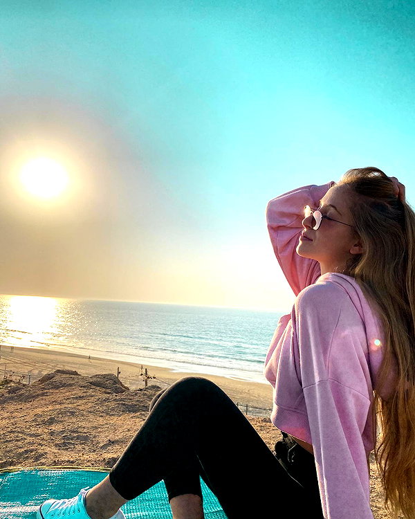 shani.zeltzer instagram image archive image