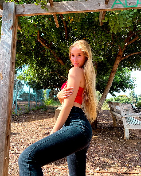 shani.zeltzer instagram image archive image