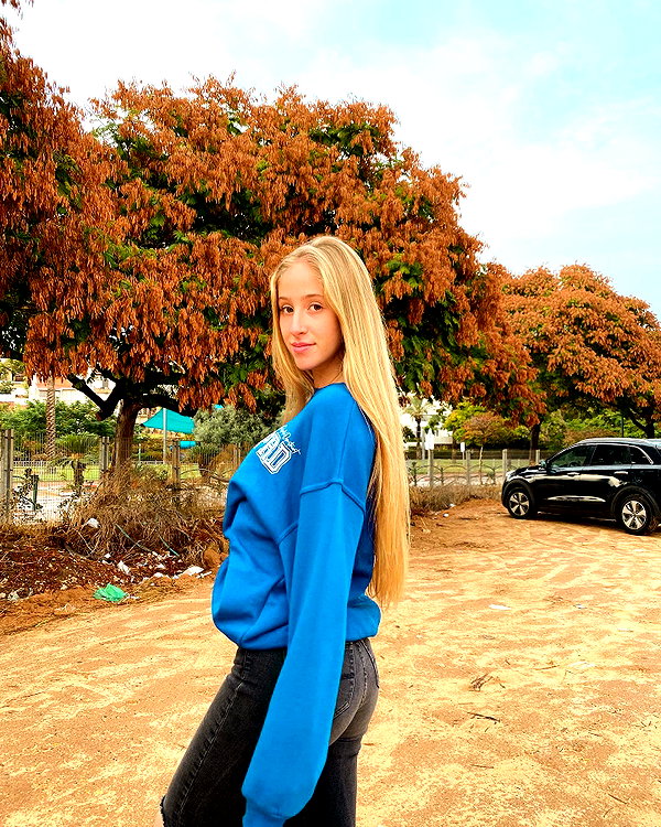 shani.zeltzer instagram image archive image