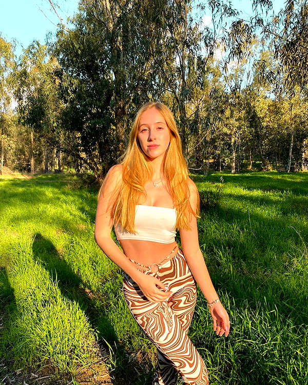 shani.zeltzer instagram image archive image