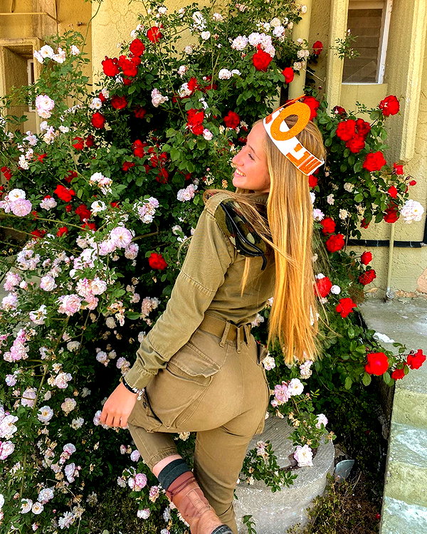 shani.zeltzer instagram image archive image