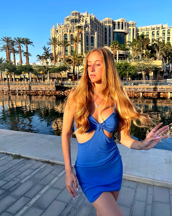 shani.zeltzer instagram image archive image
