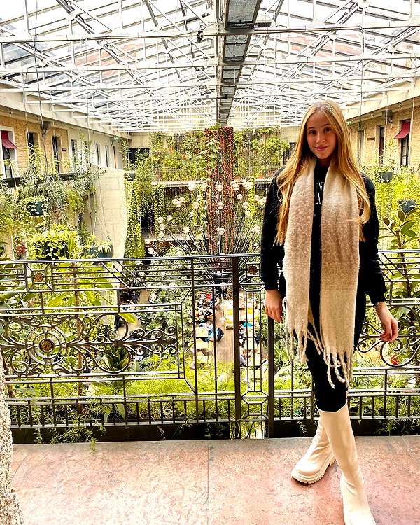 shani.zeltzer instagram image archive image