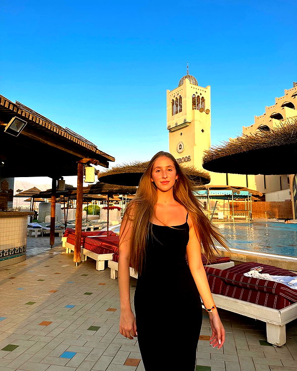 shani.zeltzer instagram image archive image