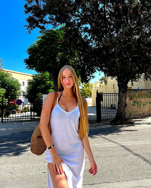 shani.zeltzer instagram image archive image