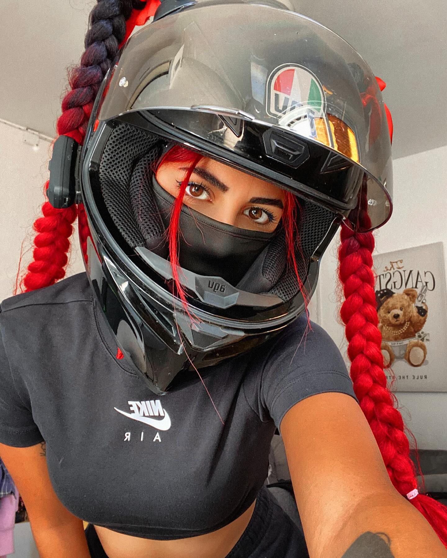 shanidahan7 instagram image archive image