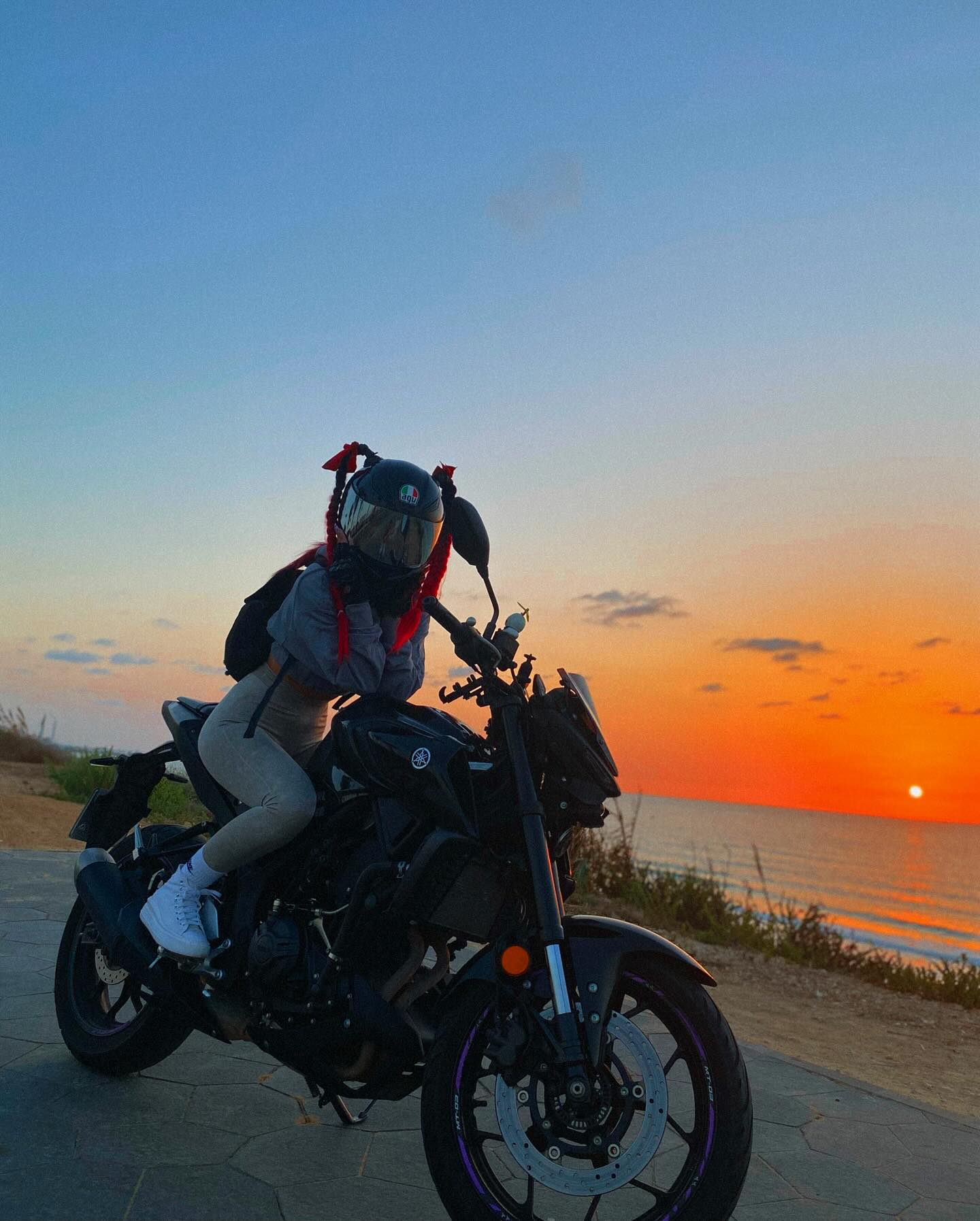 shanidahan7 instagram image archive image