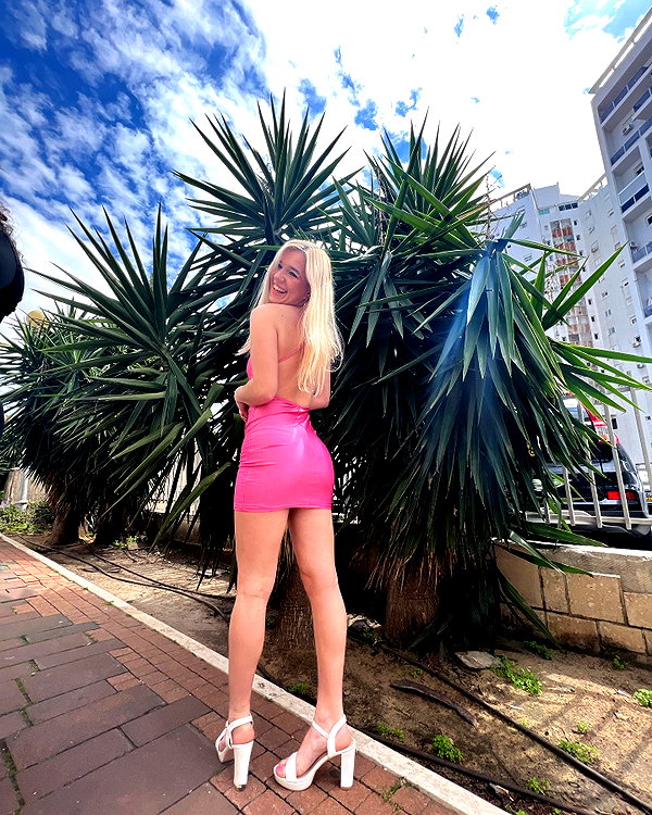 shanirokoman instagram image archive image