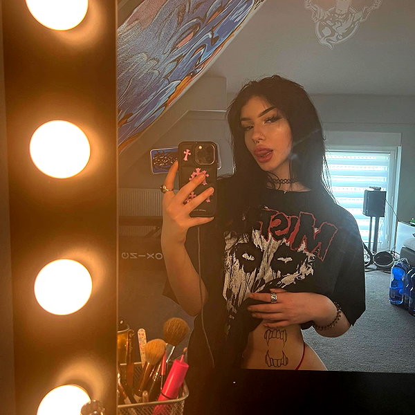 shawtysuzi instagram image archive image