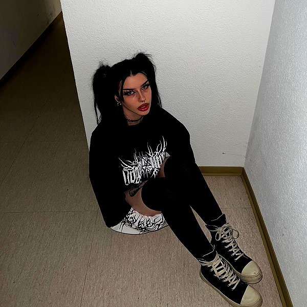 shawtysuzi instagram image archive image