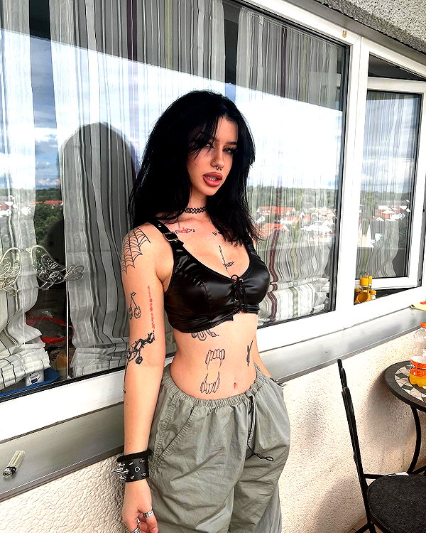 shawtysuzi instagram image archive image