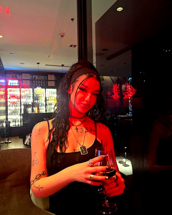 shawtysuzi instagram image archive image