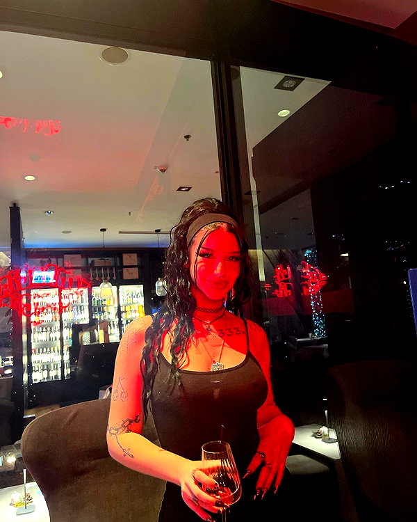 shawtysuzi instagram image archive image