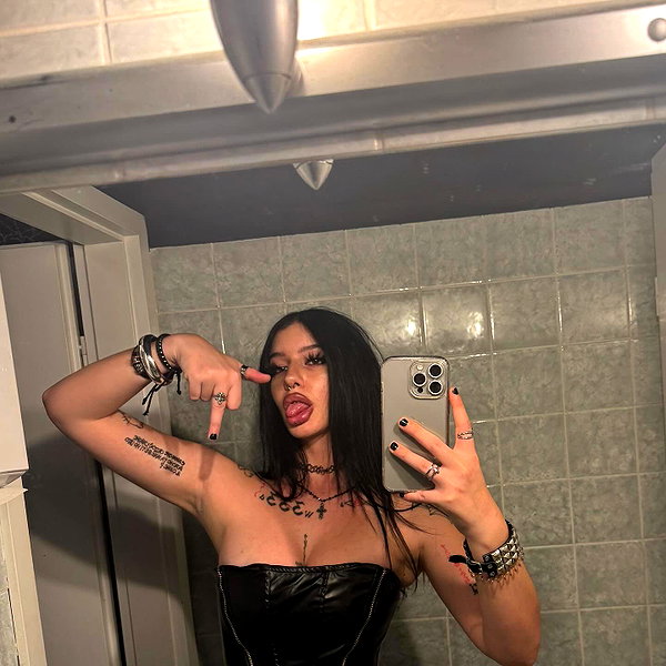 shawtysuzi instagram image archive image