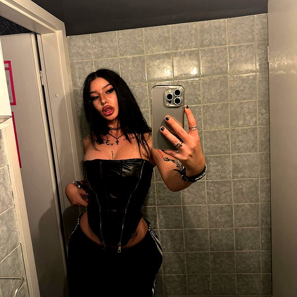 shawtysuzi instagram image archive image