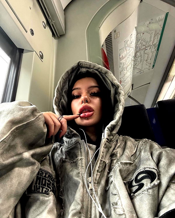 shawtysuzi instagram image archive image