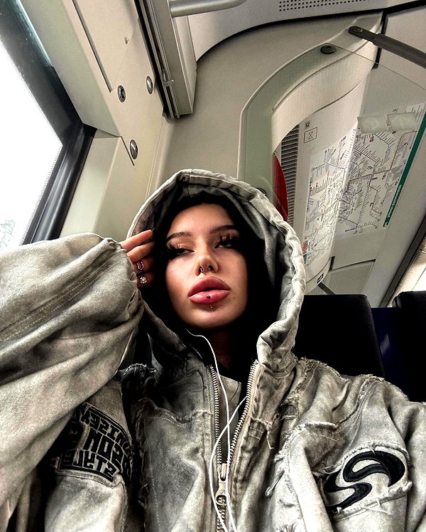 shawtysuzi instagram image archive image