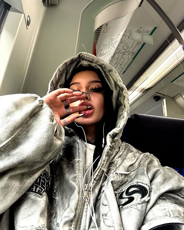 shawtysuzi instagram image archive image