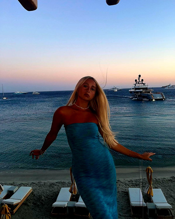 shira_karvat instagram image archive image