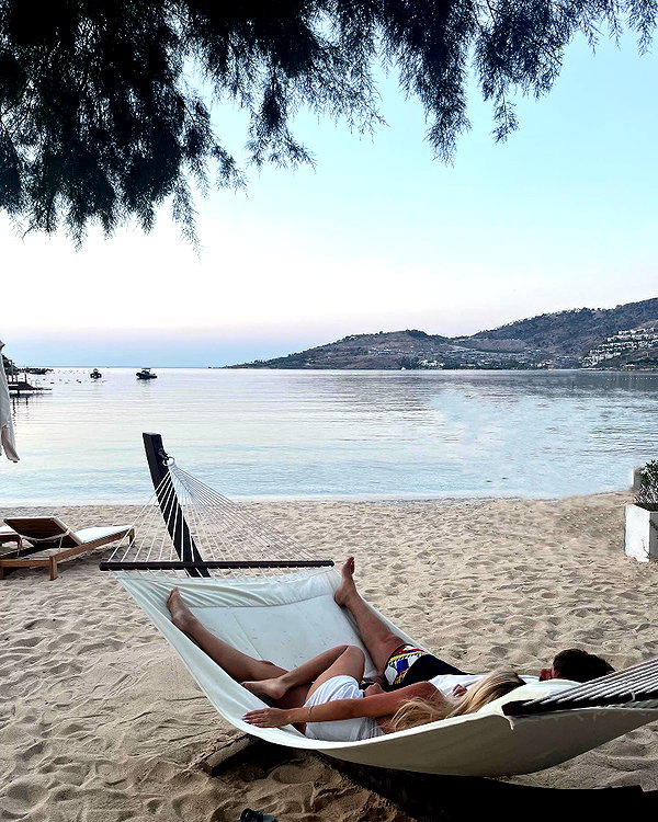 shira_karvat instagram image archive image
