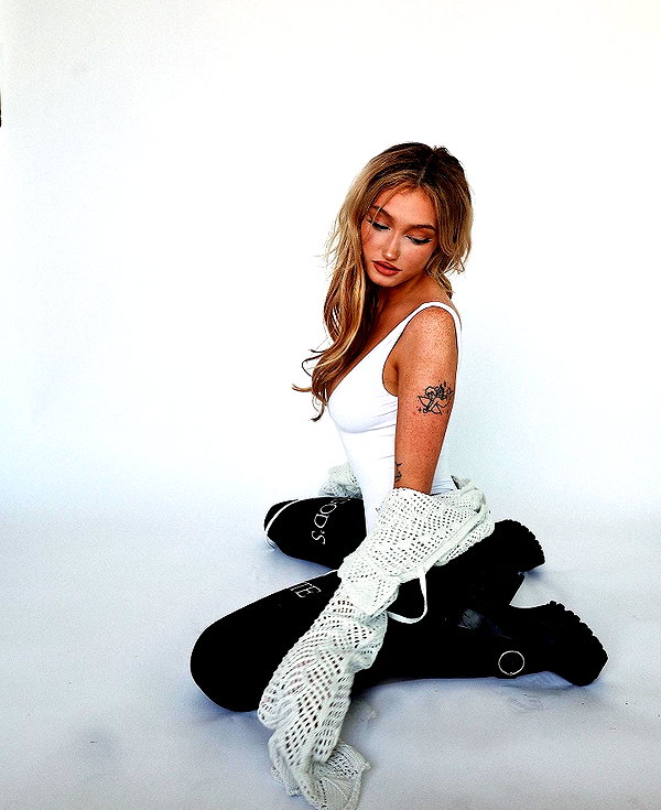 skylarxraee instagram image archive image