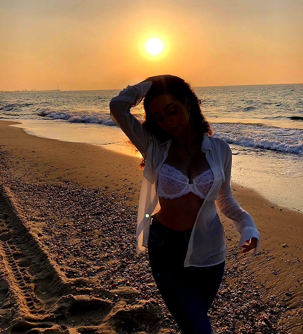 sonia.v._ instagram image archive image