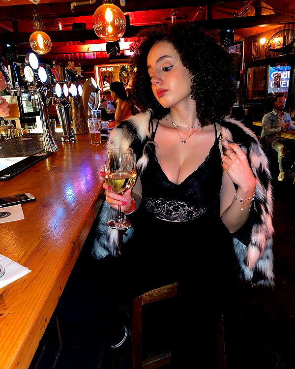 sonia.v._ instagram image archive image