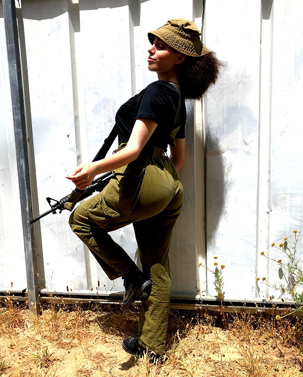 sonia.v._ instagram image archive image