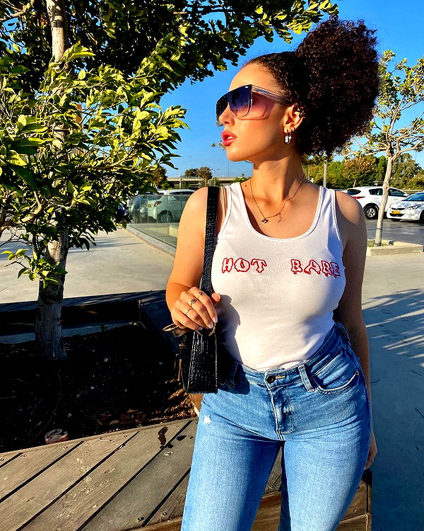 sonia.v._ instagram image archive image