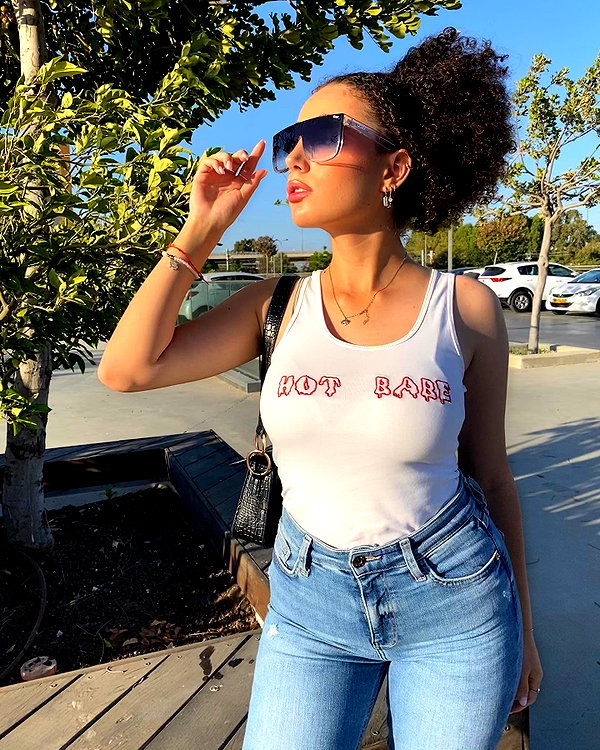 sonia.v._ instagram image archive image
