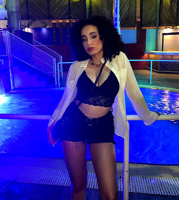 sonia.v._ instagram image archive image