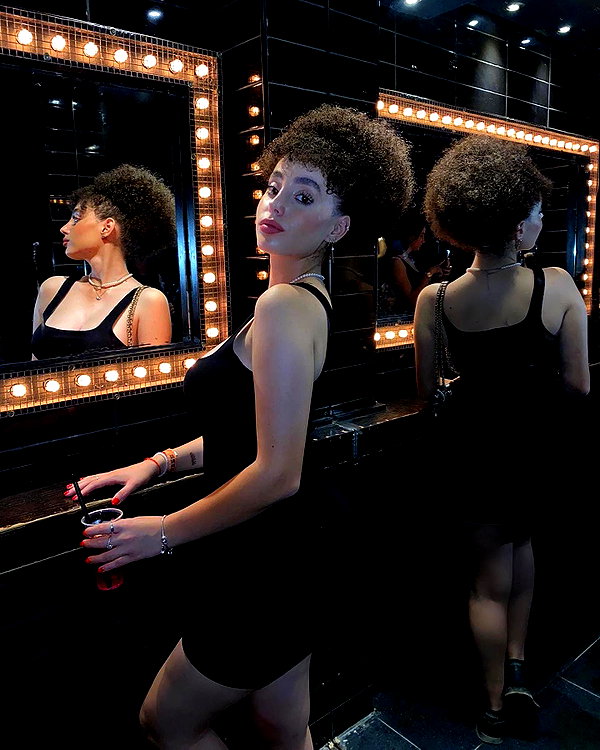 sonia.v._ instagram image archive image