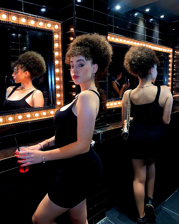 sonia.v._ instagram image archive image