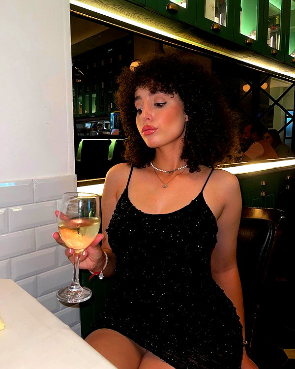 sonia.v._ instagram image archive image