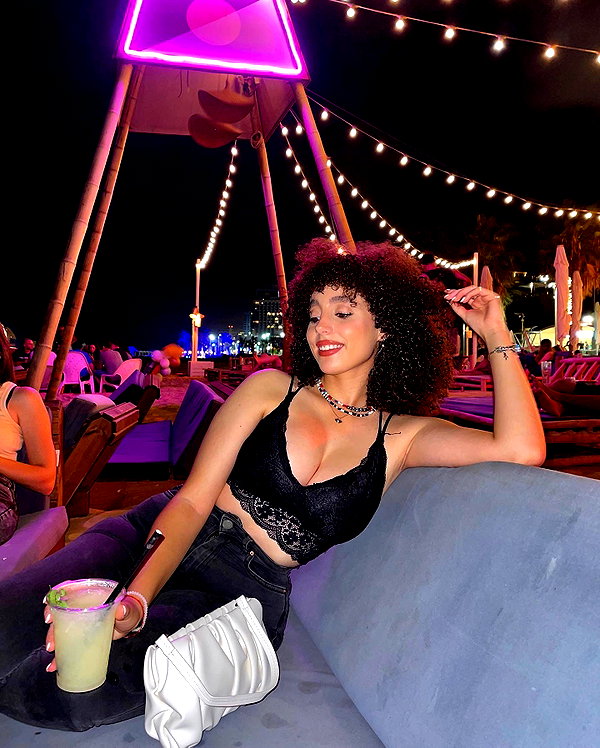 sonia.v._ instagram image archive image