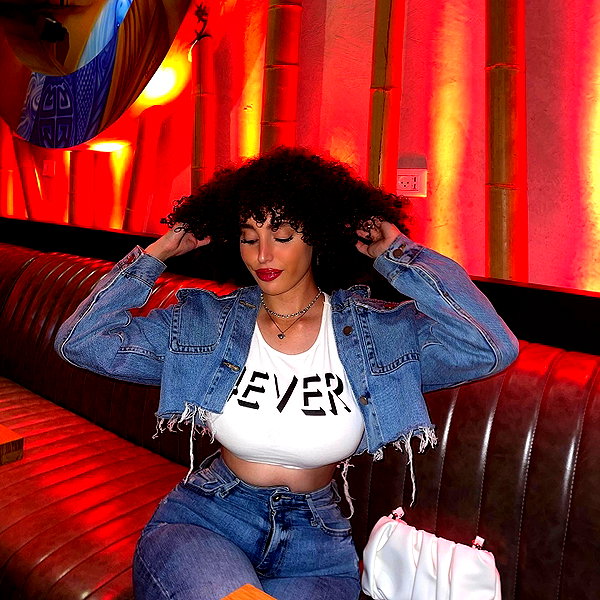 sonia.v._ instagram image archive image