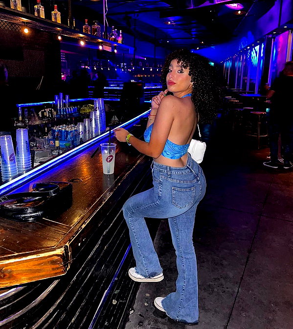 sonia.v._ instagram image archive image