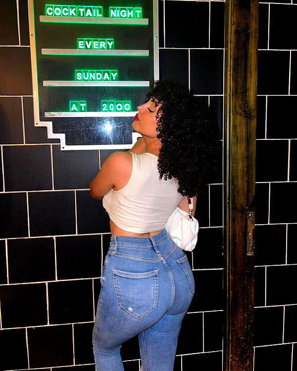sonia.v._ instagram image archive image