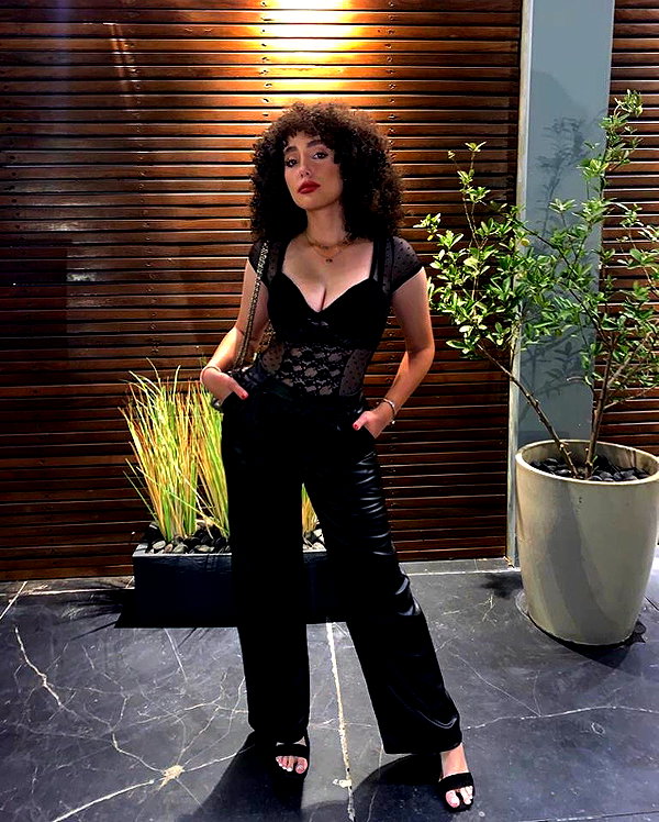 sonia.v._ instagram image archive image