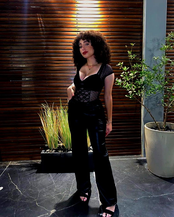 sonia.v._ instagram image archive image