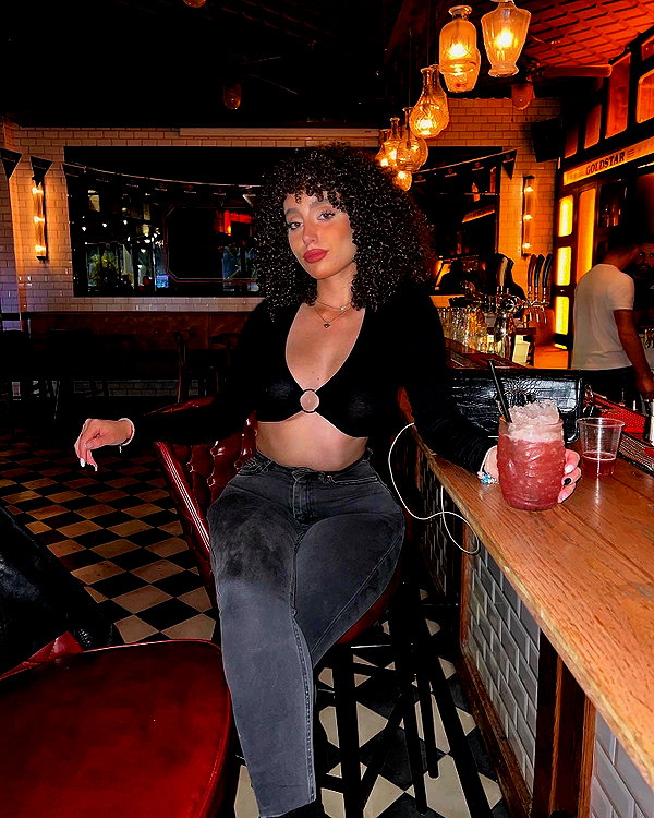 sonia.v._ instagram image archive image