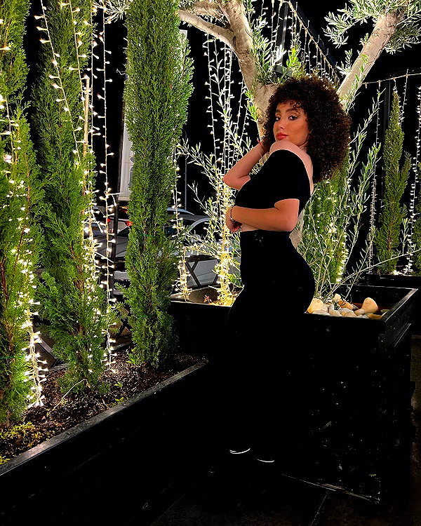 sonia.v._ instagram image archive image