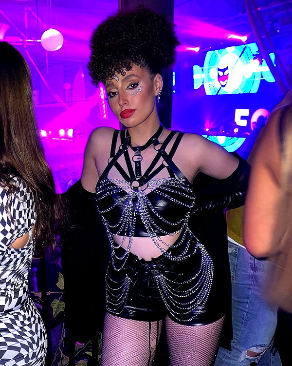 sonia.v._ instagram image archive image