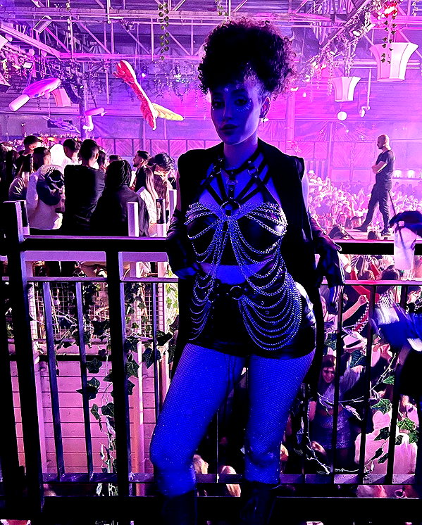 sonia.v._ instagram image archive image