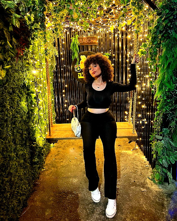 sonia.v._ instagram image archive image