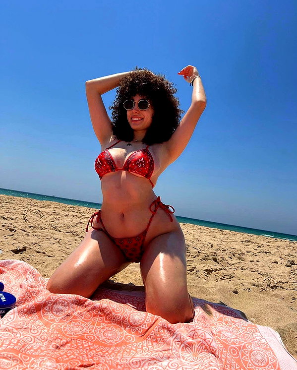 sonia.v._ instagram image archive image