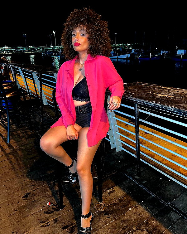 sonia.v._ instagram image archive image